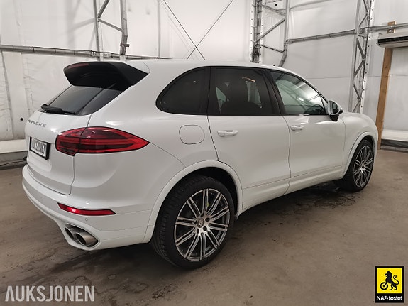 Porsche Cayenne 4 of 30