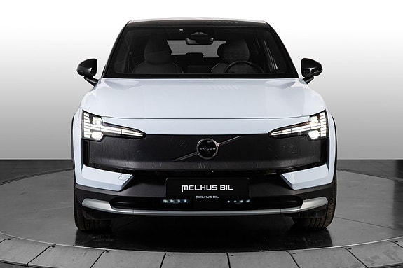 Volvo EX30 2 of 26