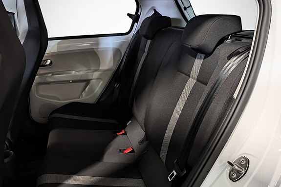 Volkswagen UP! 18 of 23