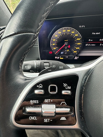 Mercedes-Benz E220 d 23 of 30