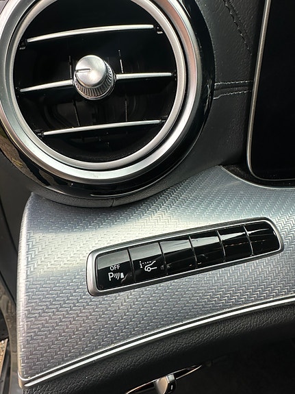 Mercedes-Benz E220 d 14 of 30