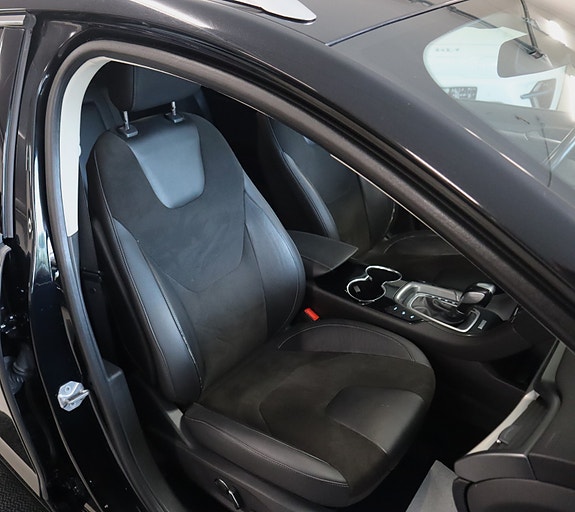 Ford Mondeo 17 of 30