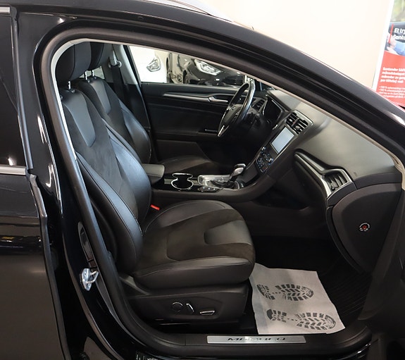 Ford Mondeo 15 of 30