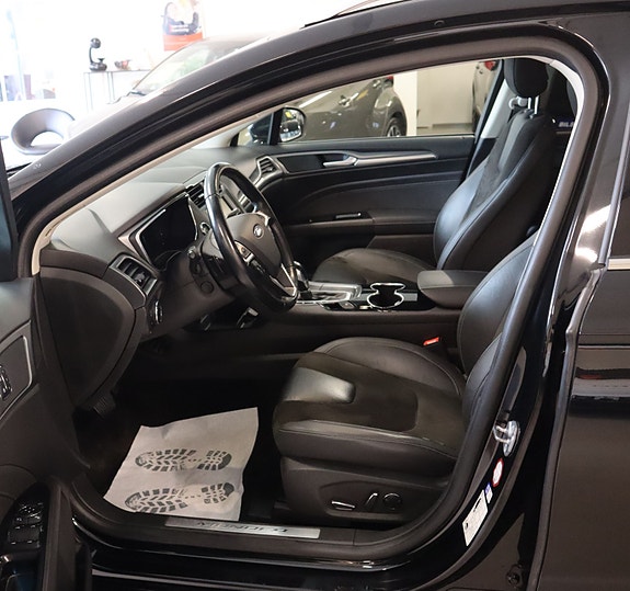 Ford Mondeo 11 of 30