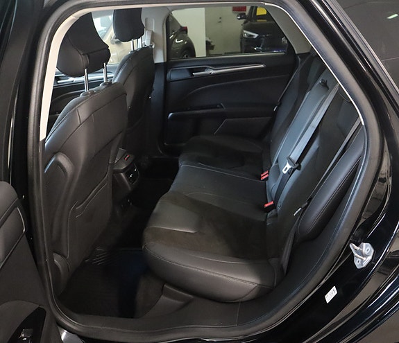 Ford Mondeo 14 of 30