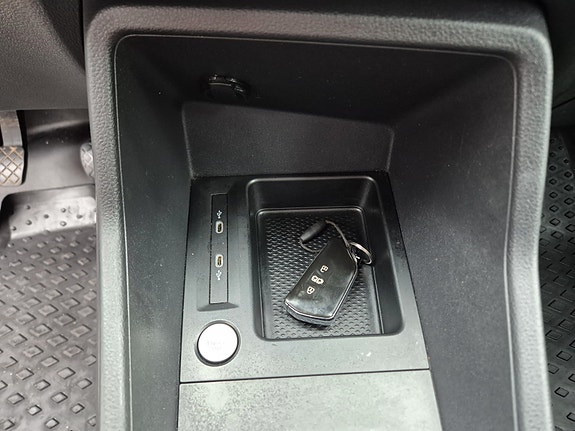 Volkswagen Caddy 21 of 27