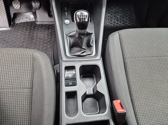 Volkswagen Caddy 22 of 27