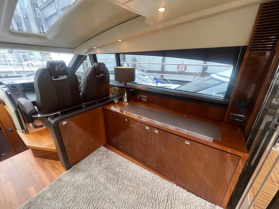 Princess V62 Meget oppgradert, Navi,Dockmate,aircon,to varmere. MTU, 4 lugarer. 18 of 30