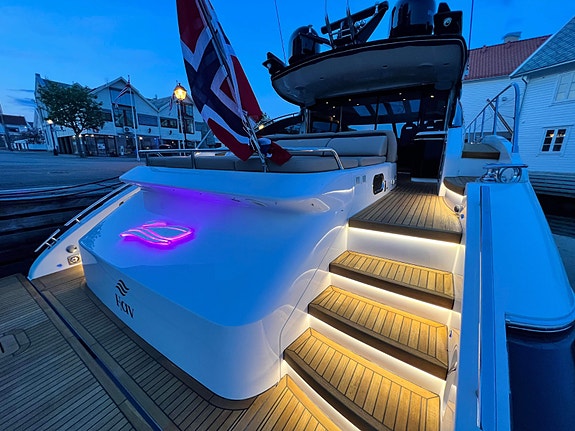 Princess V62 Meget oppgradert, Navi,Dockmate,aircon,to varmere. MTU, 4 lugarer. 10 of 30