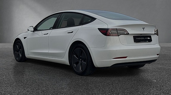 Tesla Model 3 4 of 10