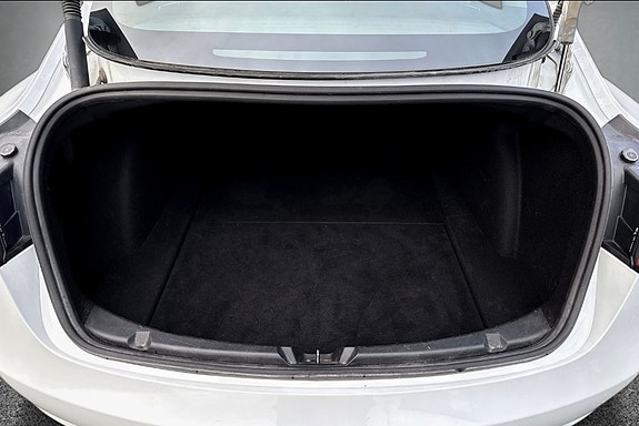 Tesla Model 3 9 of 10