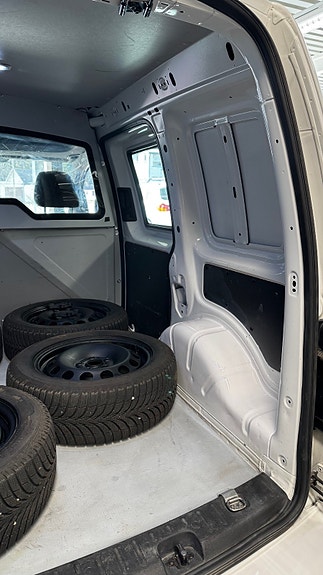 Volkswagen Caddy 16 of 16