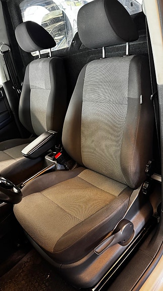 Volkswagen Caddy 5 of 16