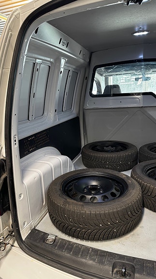 Volkswagen Caddy 14 of 16