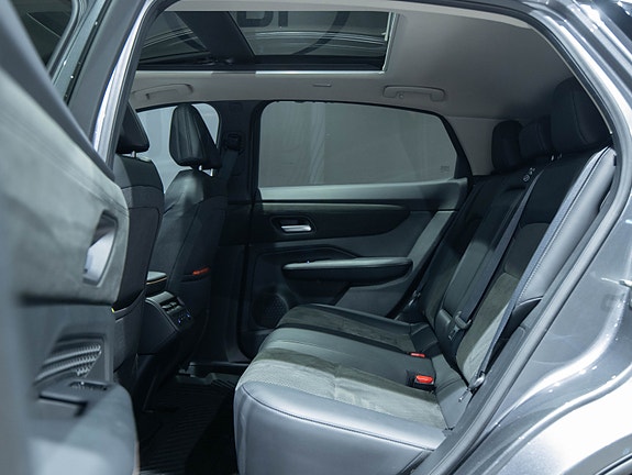 Nissan Ariya 12 of 22