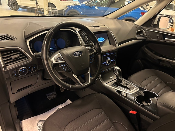 Ford Galaxy 9 of 30