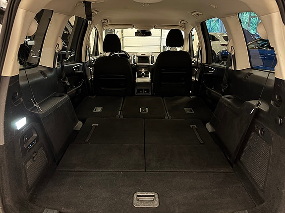 Ford Galaxy 30 of 30
