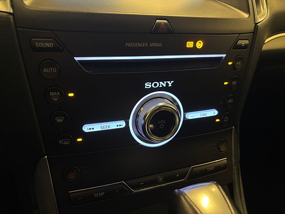 Ford Galaxy 21 of 30