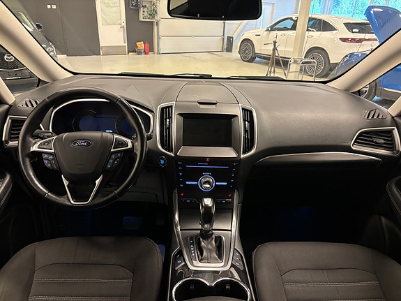 Ford Galaxy 13 of 30
