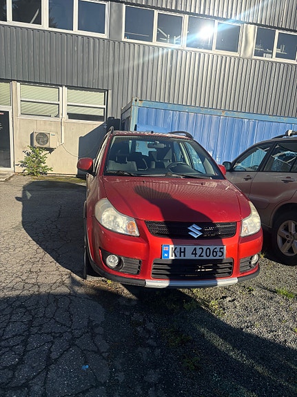 Suzuki SX4 2 of 5