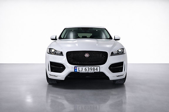 Jaguar F-PACE 4 of 21