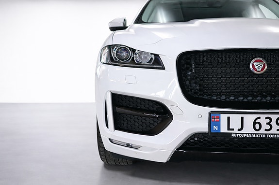 Jaguar F-PACE 3 of 21