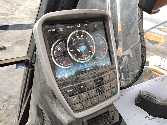 Hyundai DX380L 21 of 22