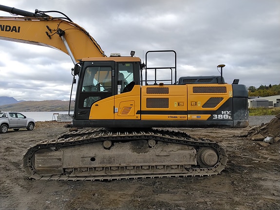 Hyundai DX380L 3 of 22