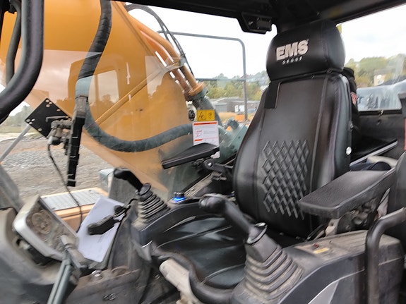 Hyundai DX380L 20 of 22
