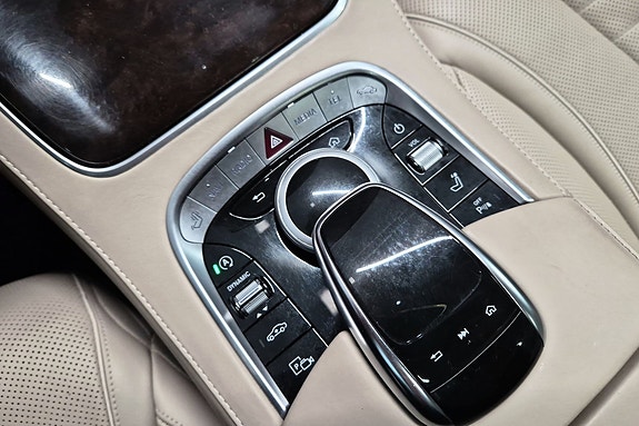 Mercedes-Benz S450 18 of 20