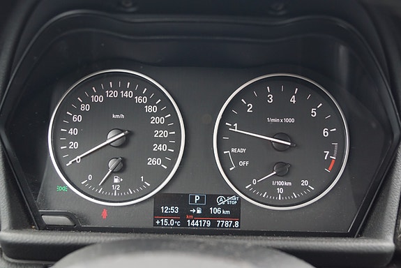 BMW 218i 24 of 30