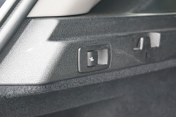 BMW 218i 10 of 30