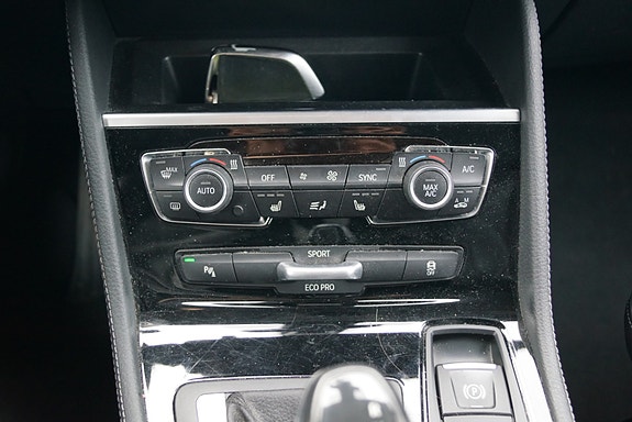 BMW 218i 27 of 30