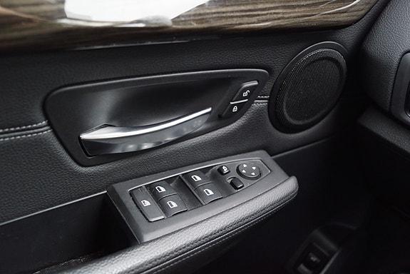 BMW 218i 30 of 30