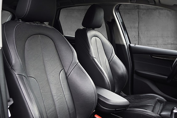 BMW 218i 15 of 30