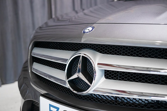 Mercedes-Benz GLA180 7 of 30