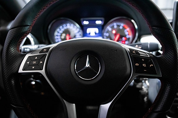 Mercedes-Benz GLA180 29 of 30
