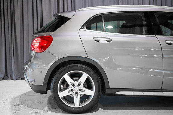 Mercedes-Benz GLA180 14 of 30
