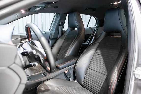 Mercedes-Benz GLA180 21 of 30