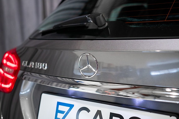 Mercedes-Benz GLA180 16 of 30