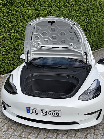 Tesla Model 3 7 of 27