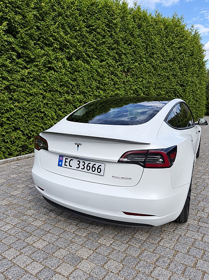 Tesla Model 3 6 of 27
