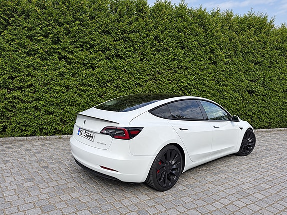 Tesla Model 3 10 of 27