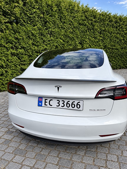 Tesla Model 3 12 of 27