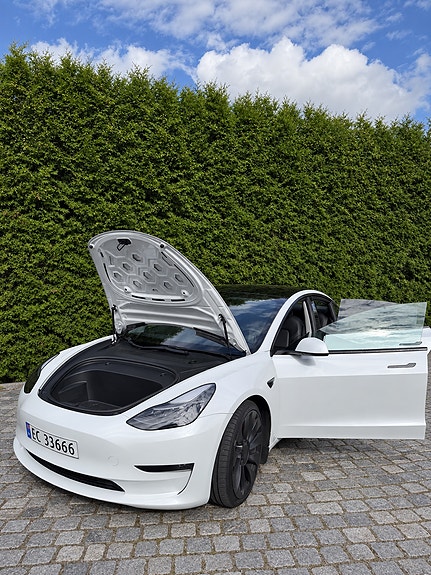 Tesla Model 3 3 of 27