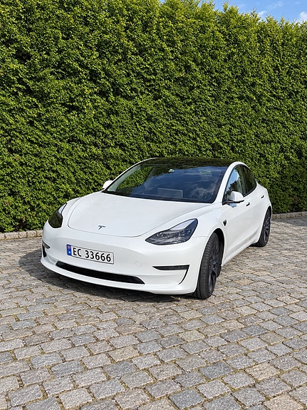 Tesla Model 3 2 of 27