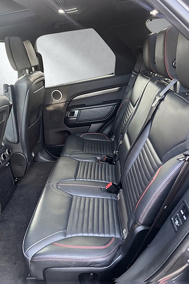 Land Rover Discovery 17 of 20