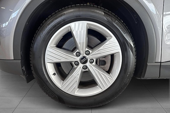 Audi Q4 e-tron 10 of 20