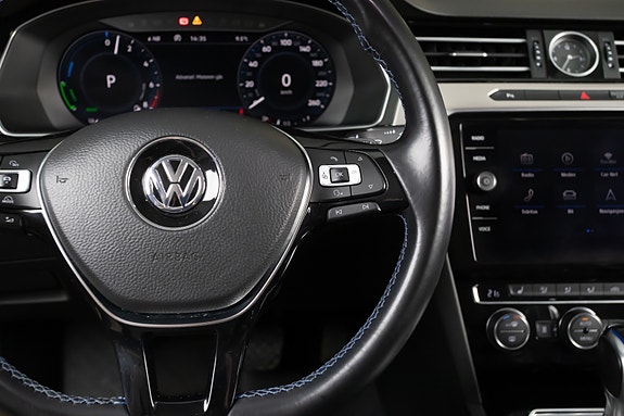 Volkswagen Passat 15 of 22