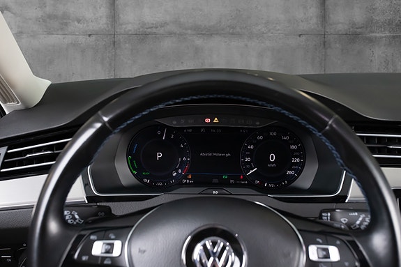 Volkswagen Passat 13 of 22